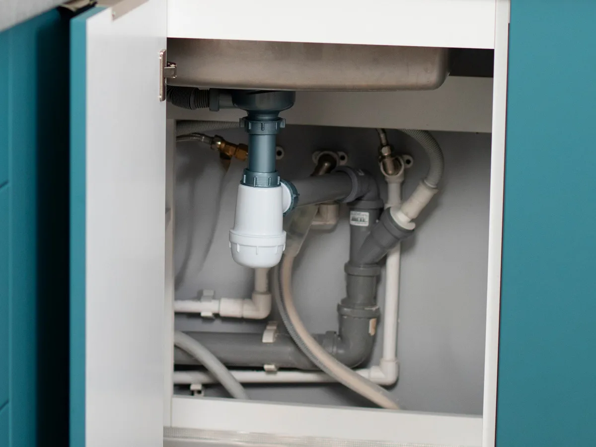 Garbage disposal maintenance service preventing clogs